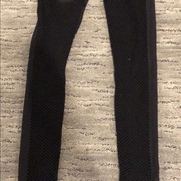 Carbon 38 Black Netted Legging - Picture 7 of 7